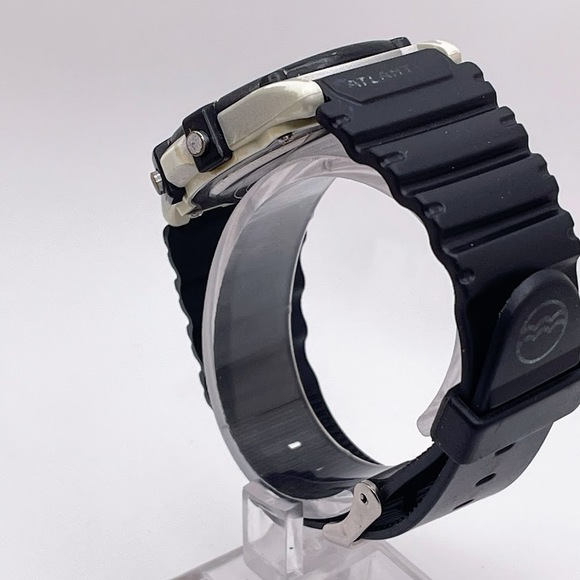 Timex Vintage Atlantis 100 Men's Digital Watch - Picture 3 of 6